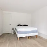 Modern Ground-floor With Garden Apartman