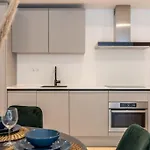 Modern Ground-floor With Garden
