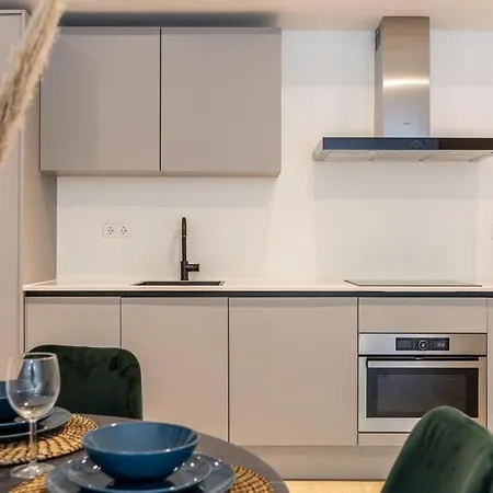 Modern Ground-floor With Garden