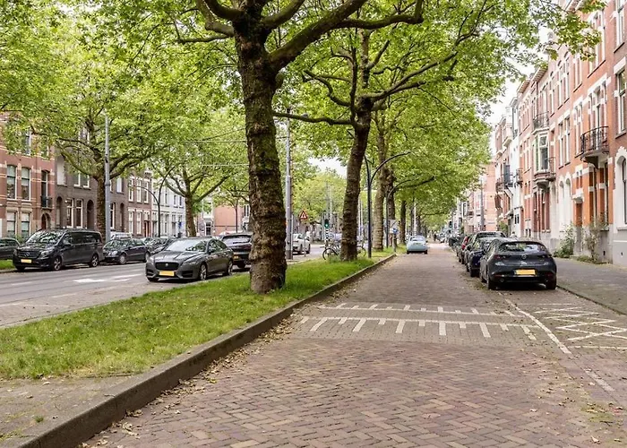דירה Modern Ground-floor With Garden